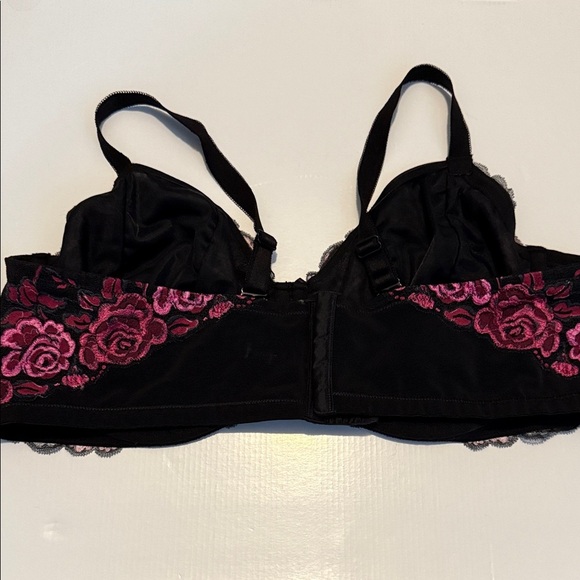 Torrid Black and Pink Lace Bra - Picture 9 of 10